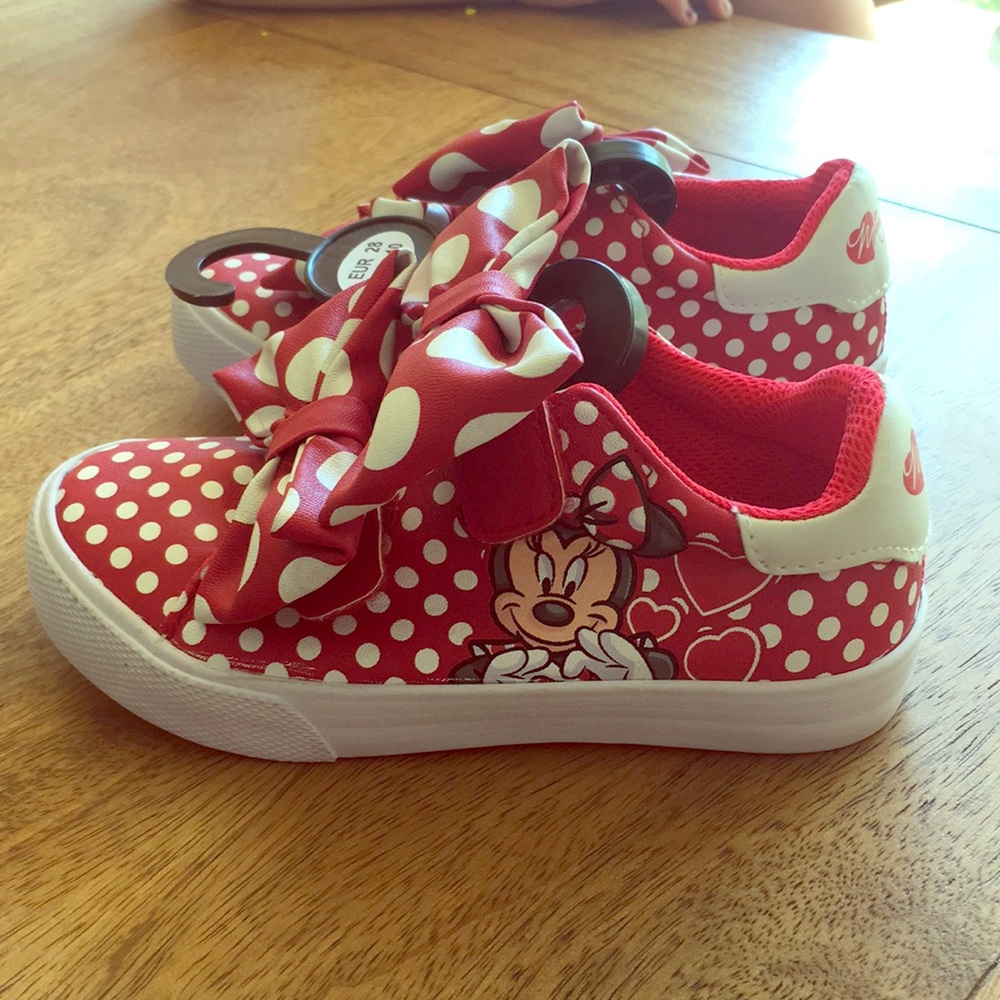NWT Official Disney Paris Minnie Mouse Shoes